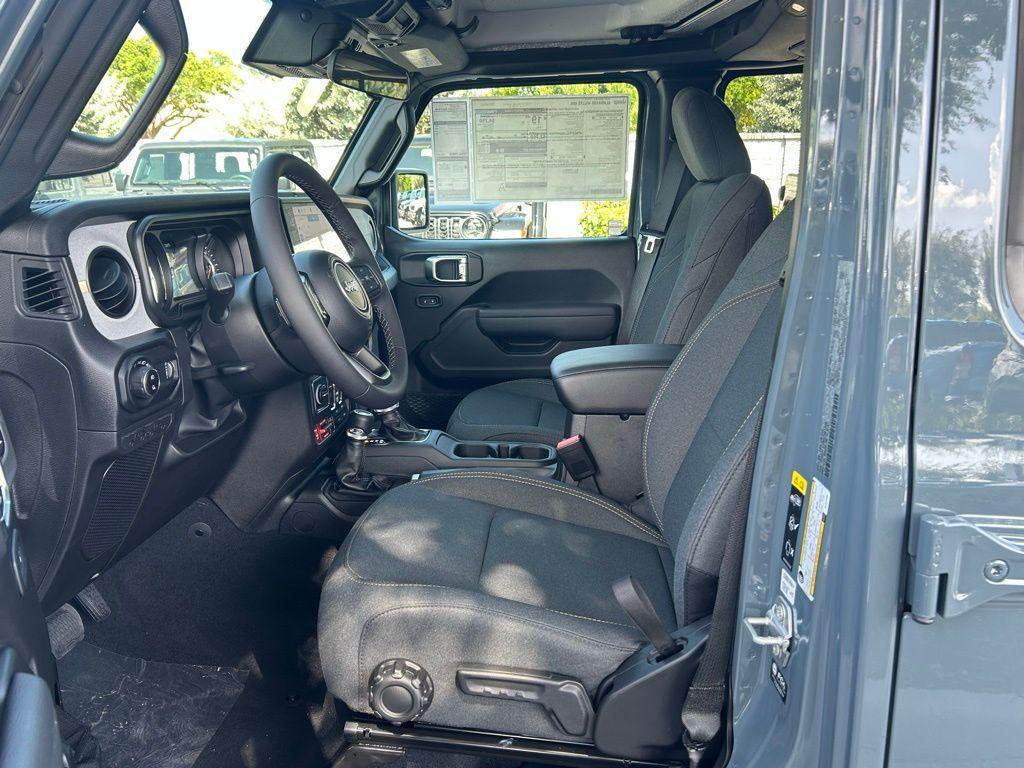new 2025 Jeep Gladiator car, priced at $42,286