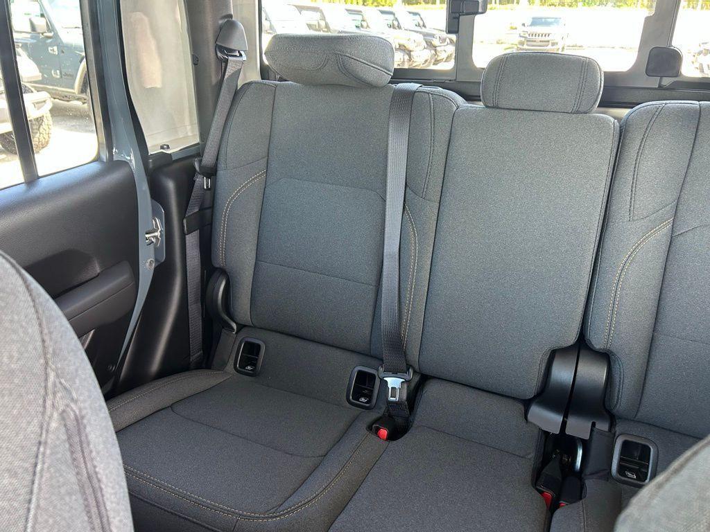 new 2025 Jeep Gladiator car, priced at $42,286