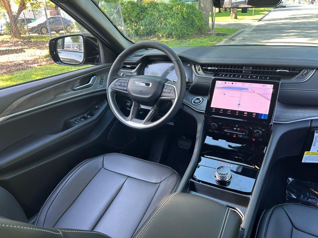 new 2025 Jeep Grand Cherokee car, priced at $38,633