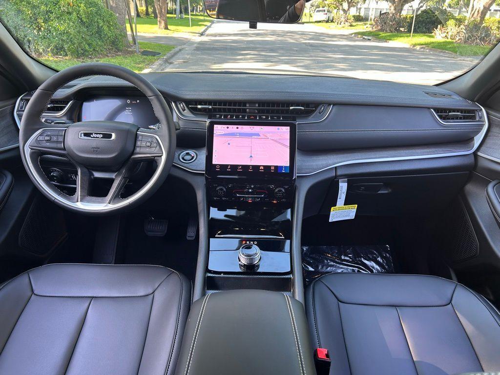 new 2025 Jeep Grand Cherokee car, priced at $38,633