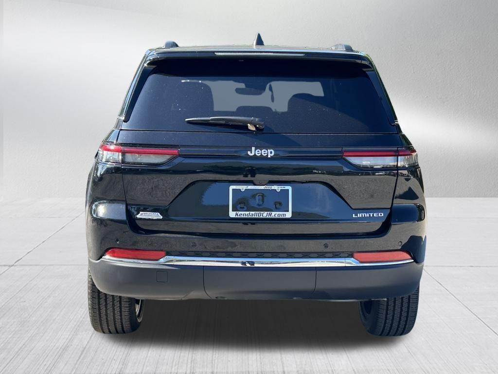 new 2025 Jeep Grand Cherokee car, priced at $38,633