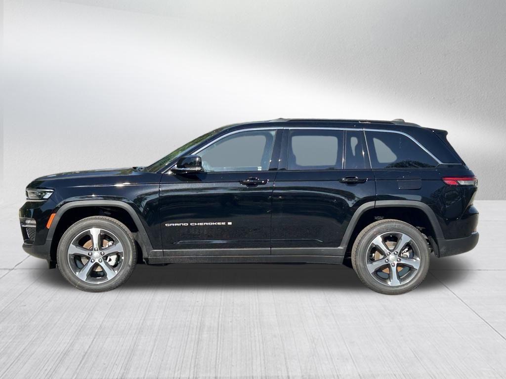 new 2025 Jeep Grand Cherokee car, priced at $38,633