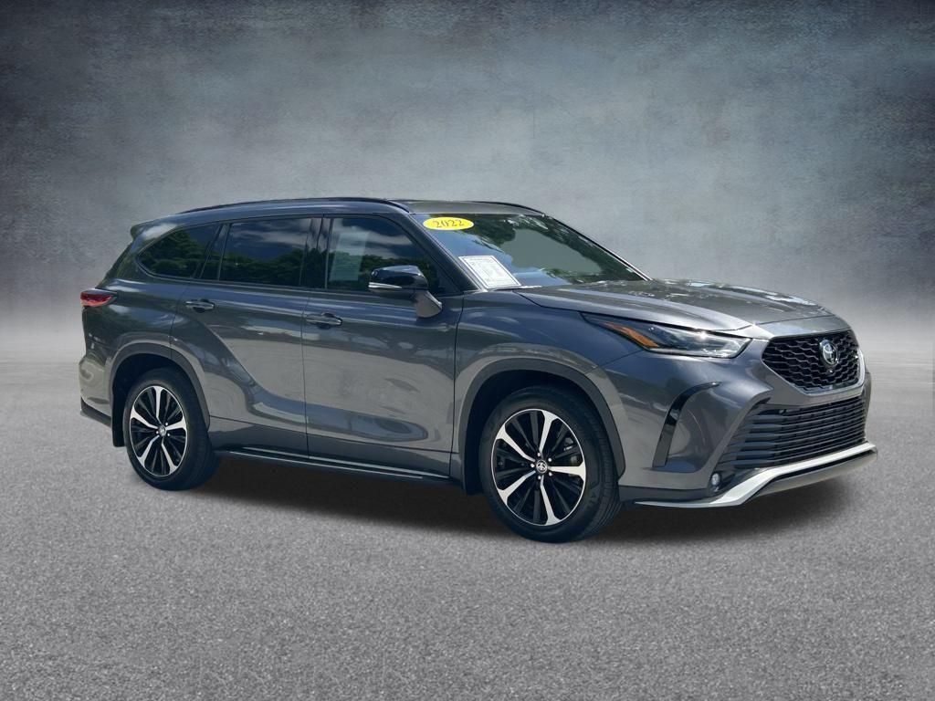 used 2022 Toyota Highlander car, priced at $33,977