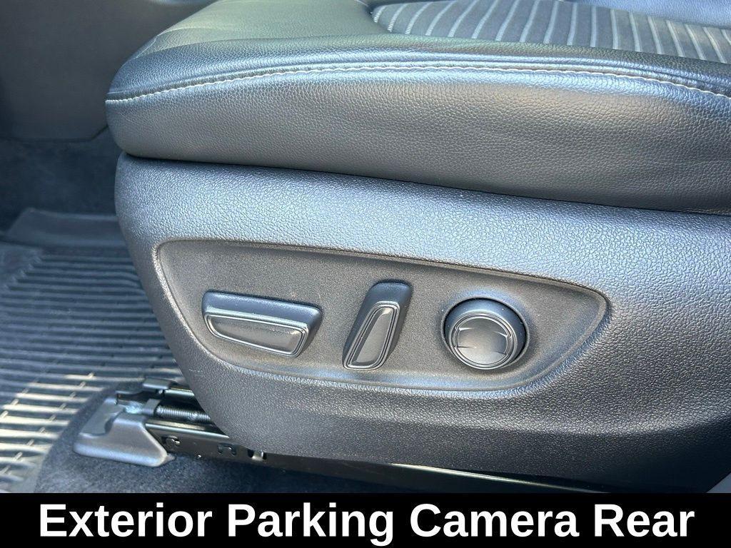 used 2022 Toyota Highlander car, priced at $36,995