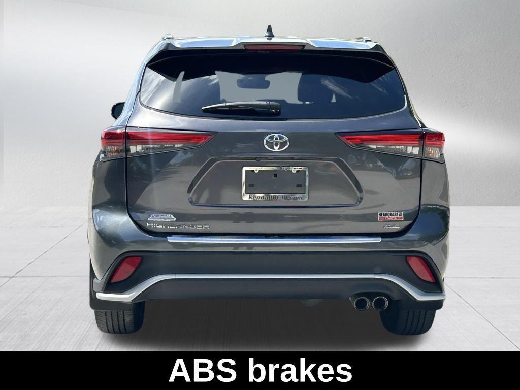 used 2022 Toyota Highlander car, priced at $36,995