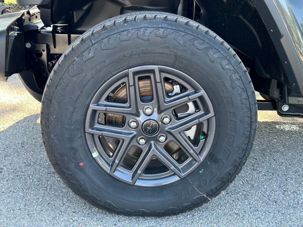 new 2025 Jeep Gladiator car, priced at $40,936