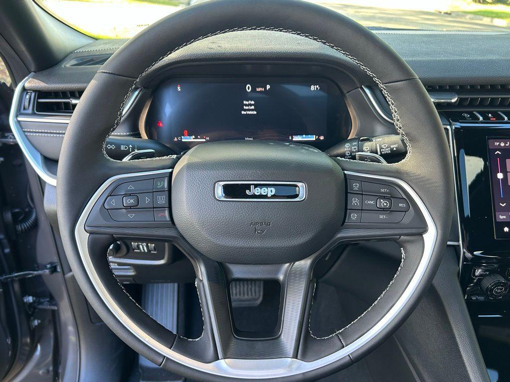 new 2025 Jeep Grand Cherokee car, priced at $38,988