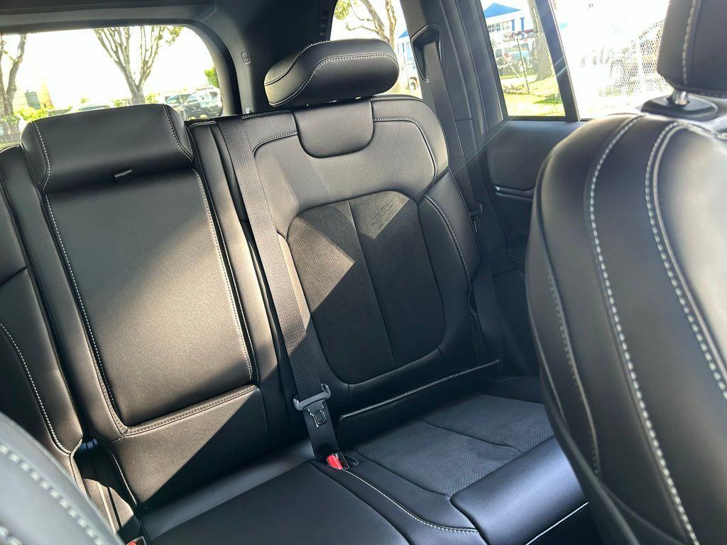 new 2025 Jeep Grand Cherokee car, priced at $38,988