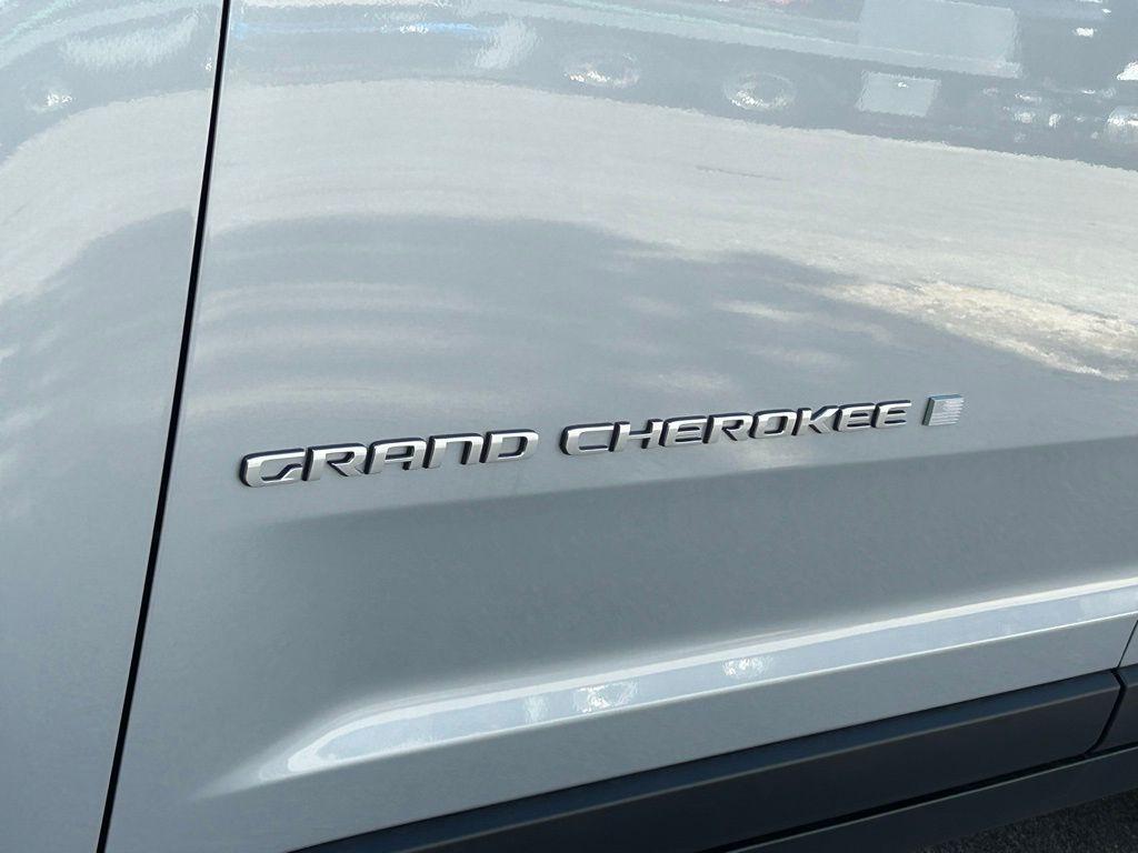 new 2024 Jeep Grand Cherokee L car, priced at $33,433