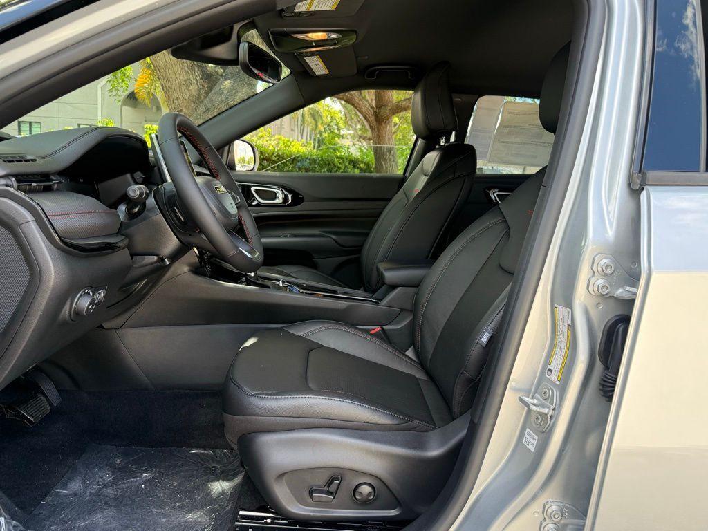 new 2025 Jeep Compass car, priced at $33,564