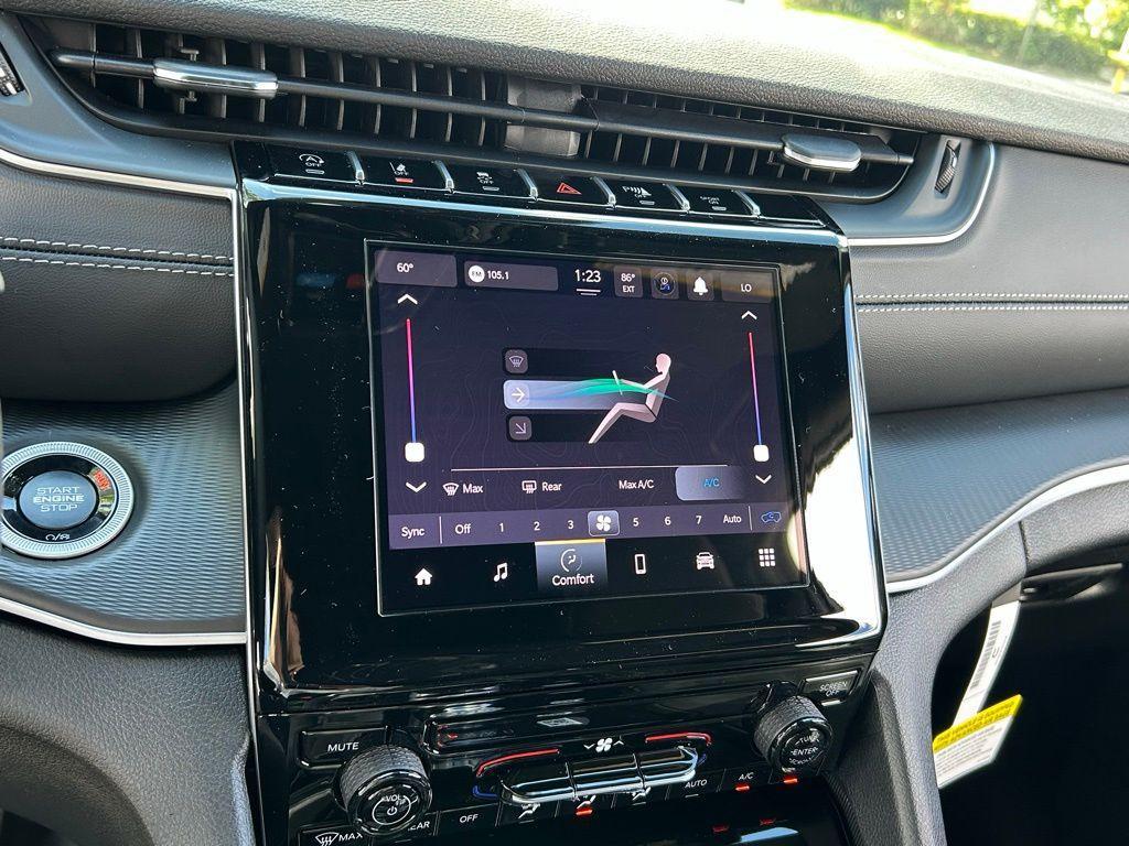 new 2025 Jeep Grand Cherokee car, priced at $34,587