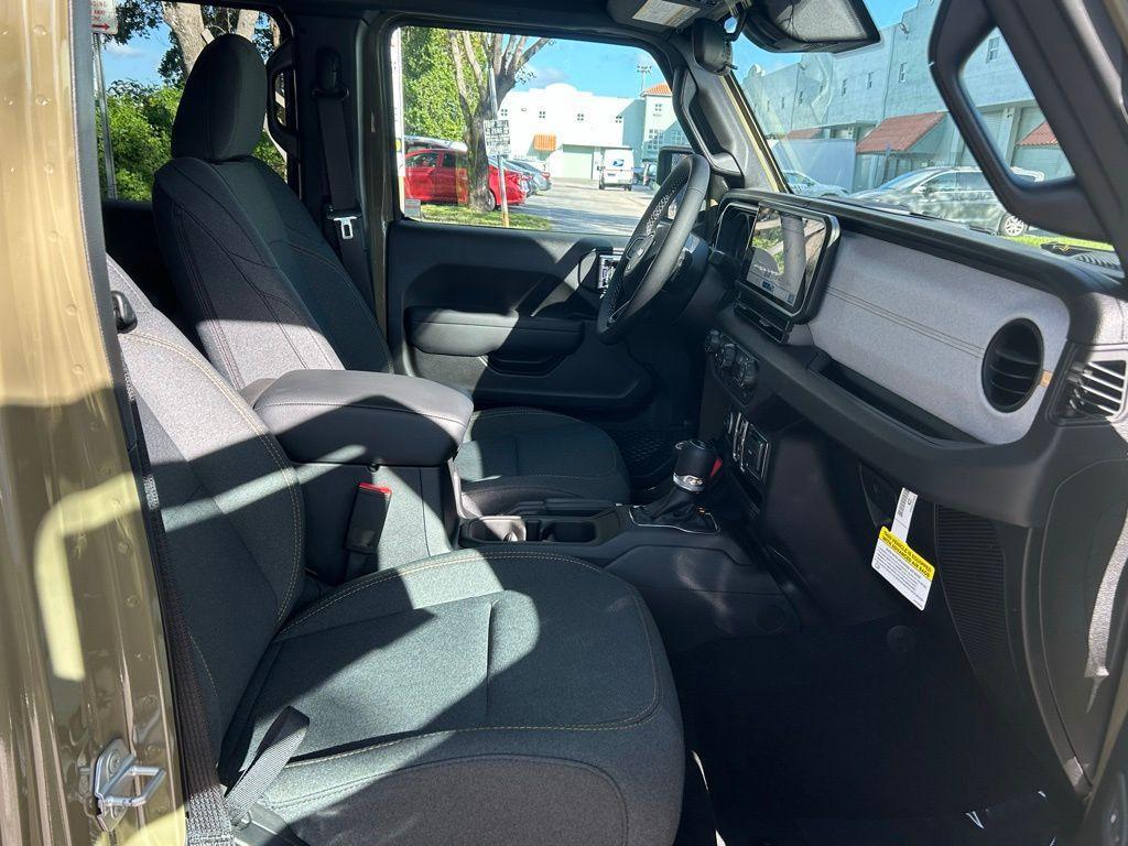 new 2025 Jeep Wrangler car, priced at $42,578