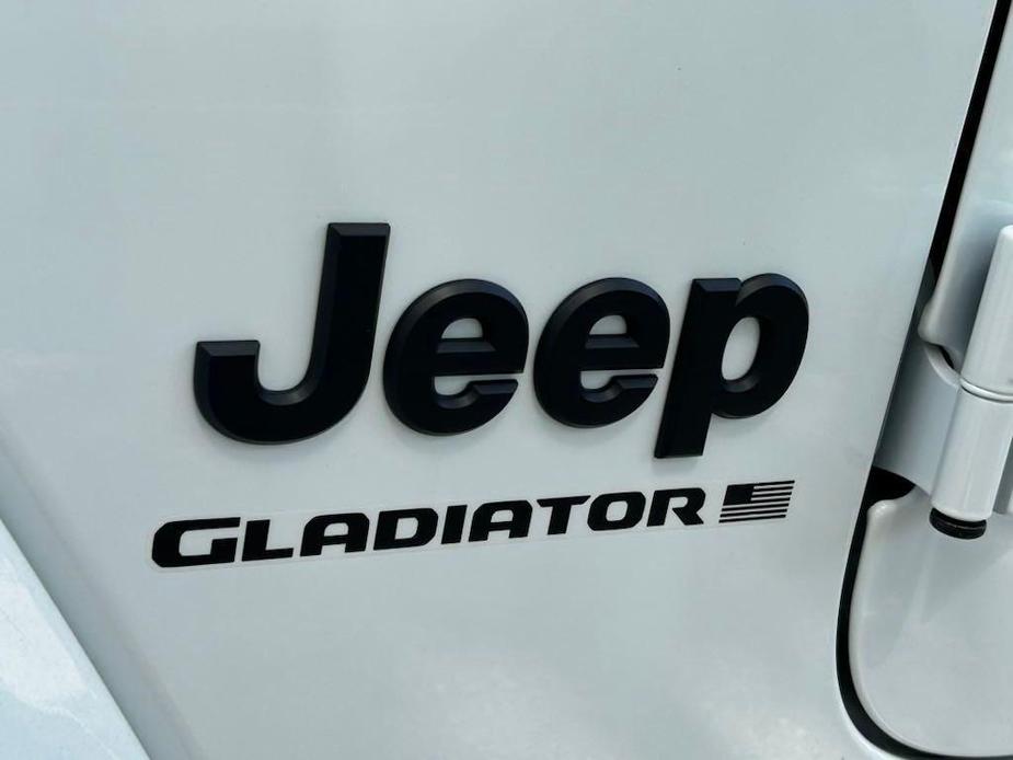 new 2024 Jeep Gladiator car, priced at $54,670