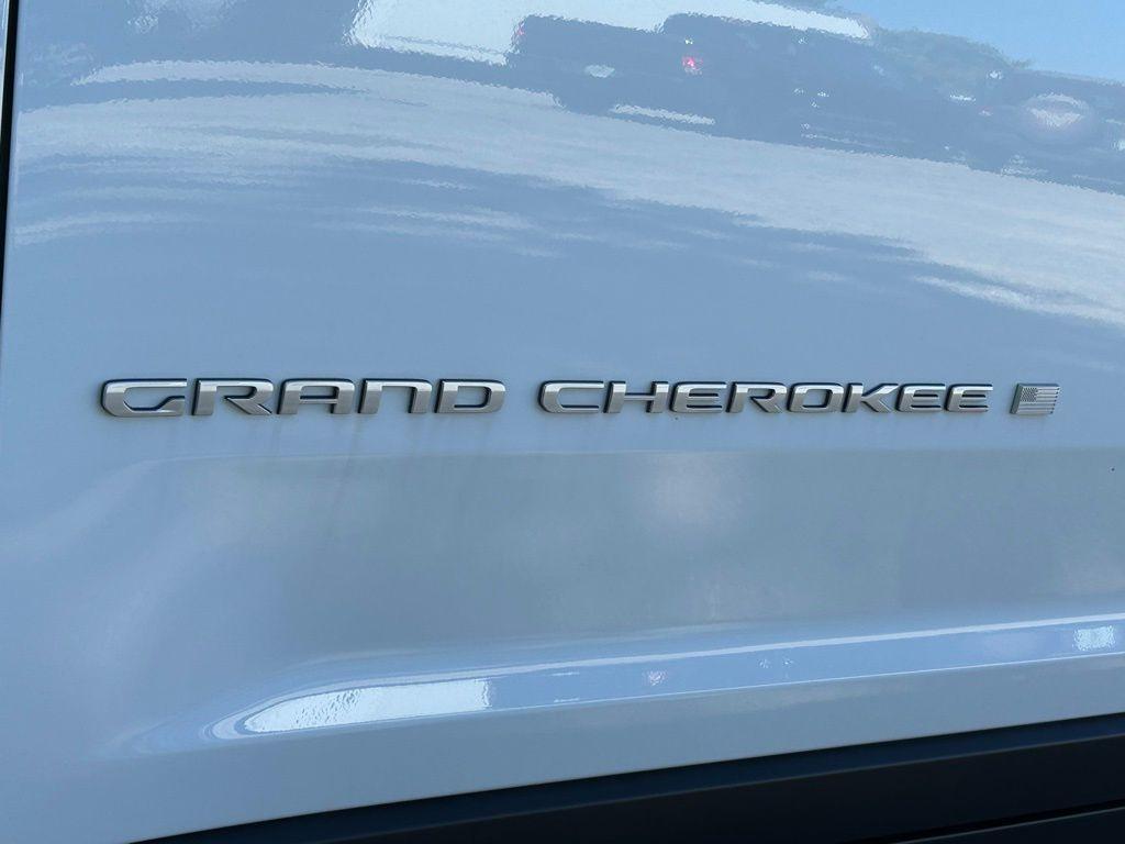 new 2024 Jeep Grand Cherokee L car, priced at $34,074