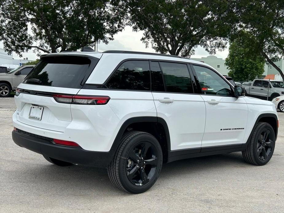 new 2024 Jeep Grand Cherokee car, priced at $40,069