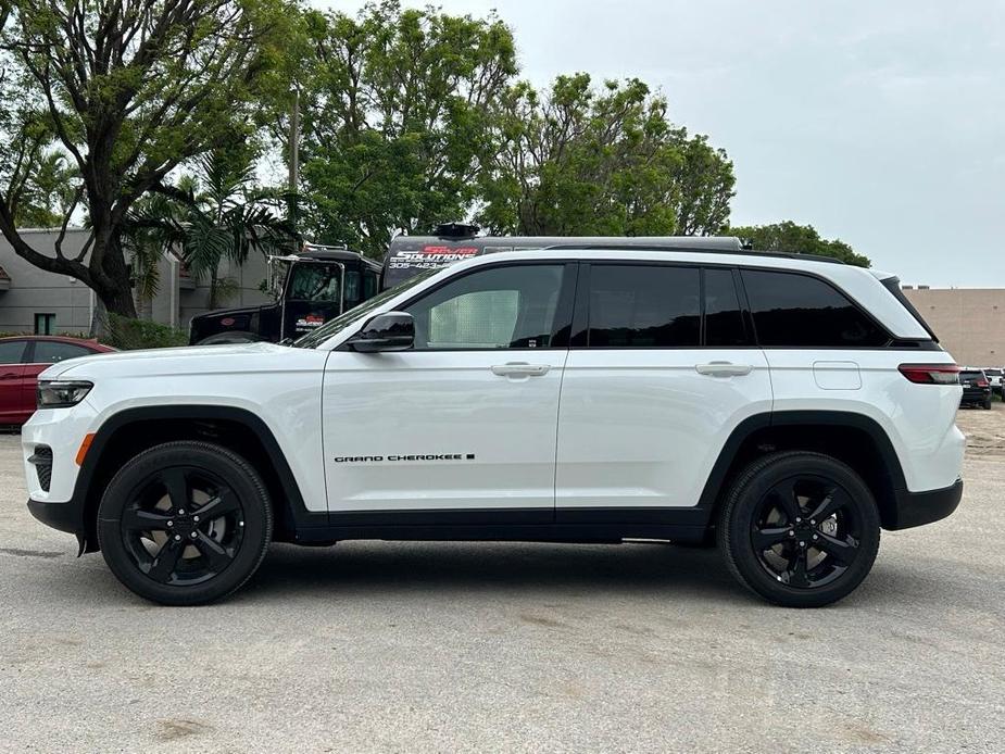 new 2024 Jeep Grand Cherokee car, priced at $40,069