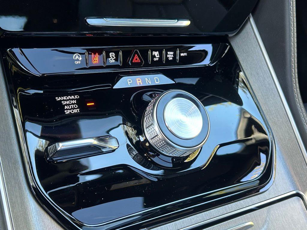 new 2025 Jeep Wagoneer car, priced at $71,118