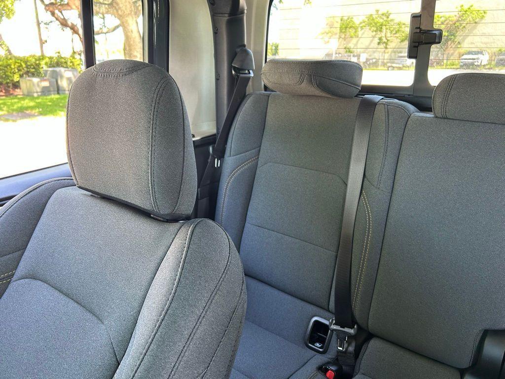 new 2025 Jeep Gladiator car, priced at $42,990