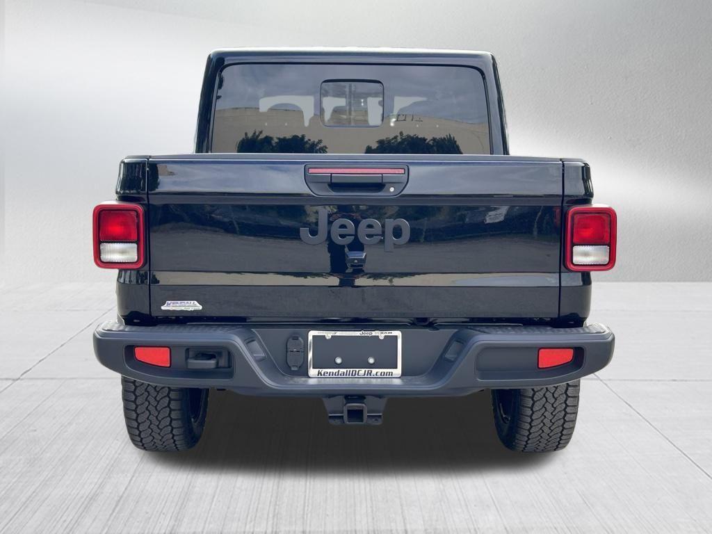 new 2025 Jeep Gladiator car, priced at $43,735