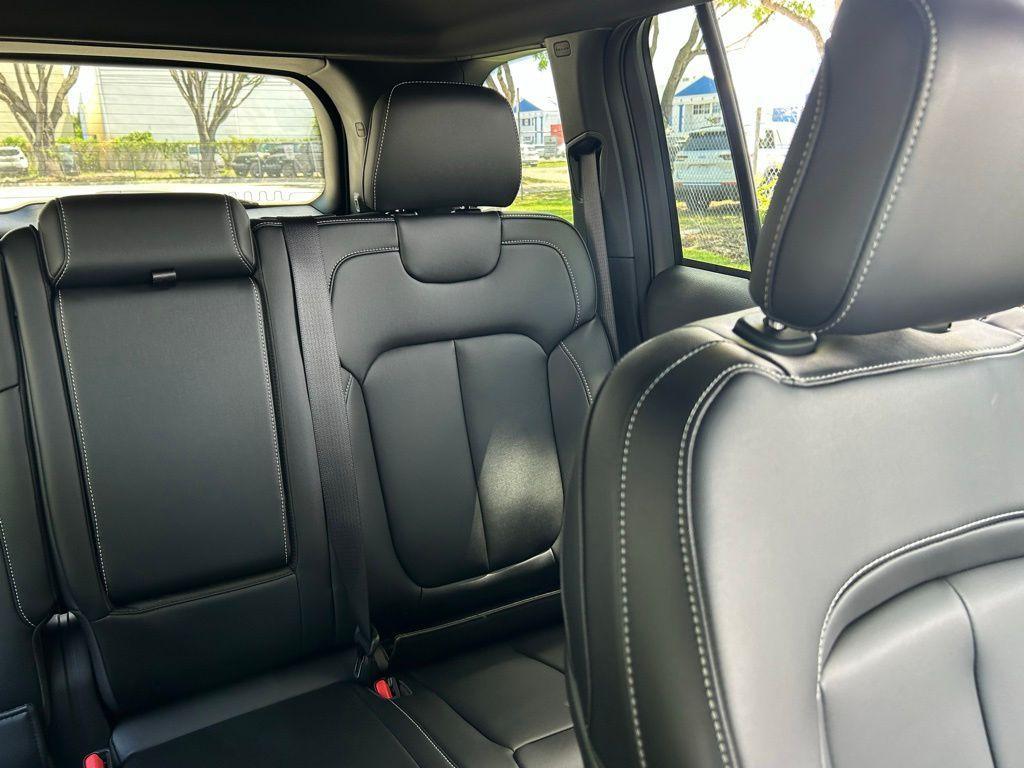 new 2025 Jeep Grand Cherokee car, priced at $39,654