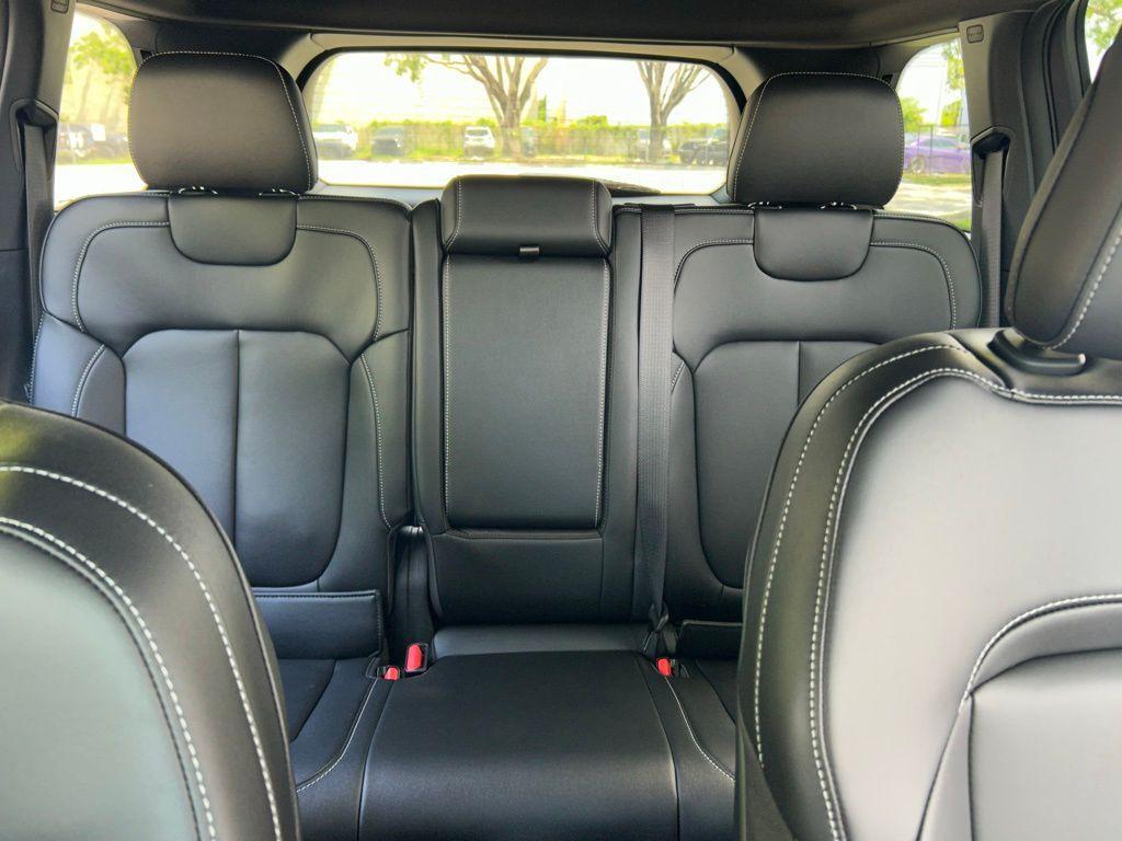 new 2025 Jeep Grand Cherokee car, priced at $39,654