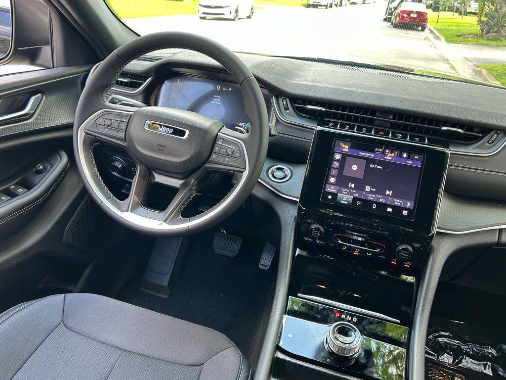 new 2025 Jeep Grand Cherokee L car, priced at $40,571