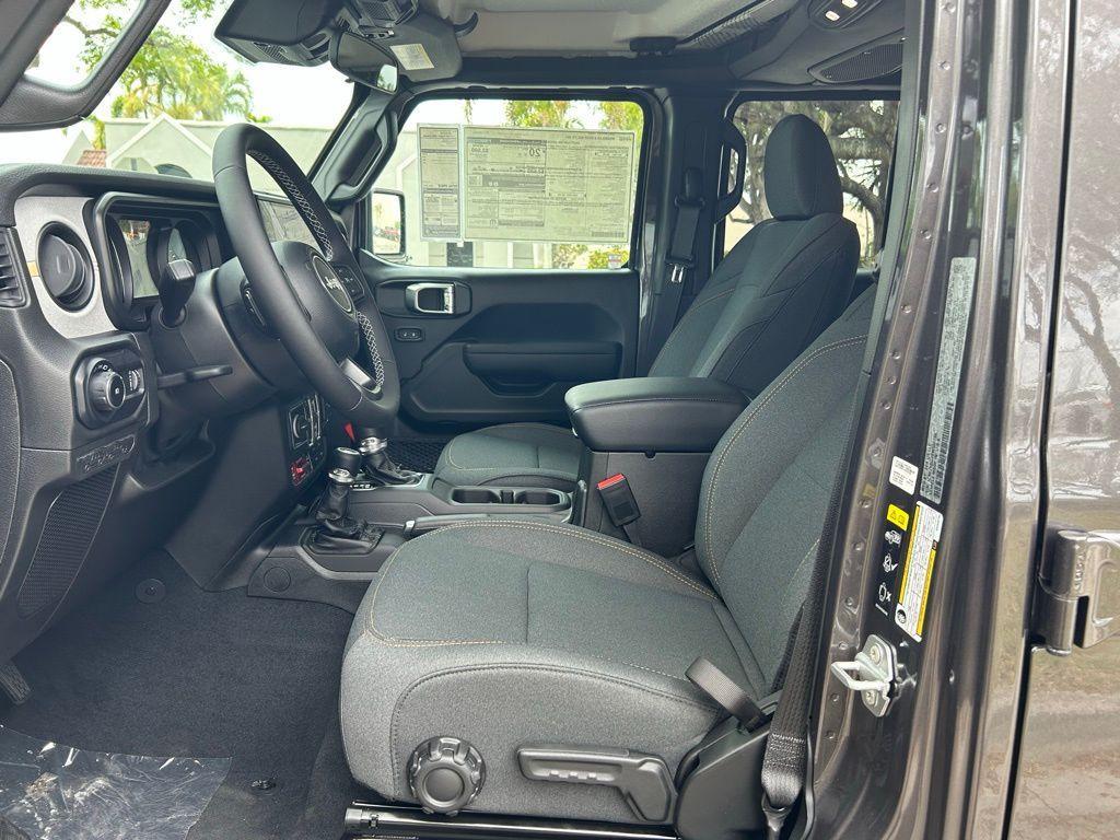 new 2025 Jeep Wrangler car, priced at $44,752