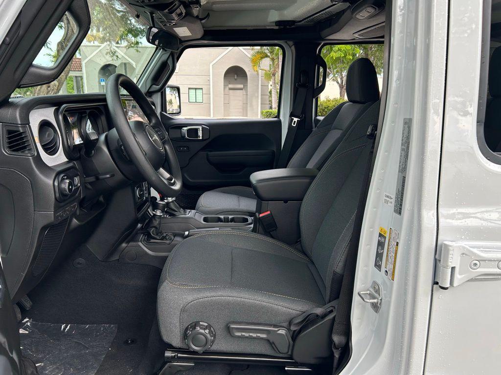 new 2025 Jeep Wrangler car, priced at $38,617