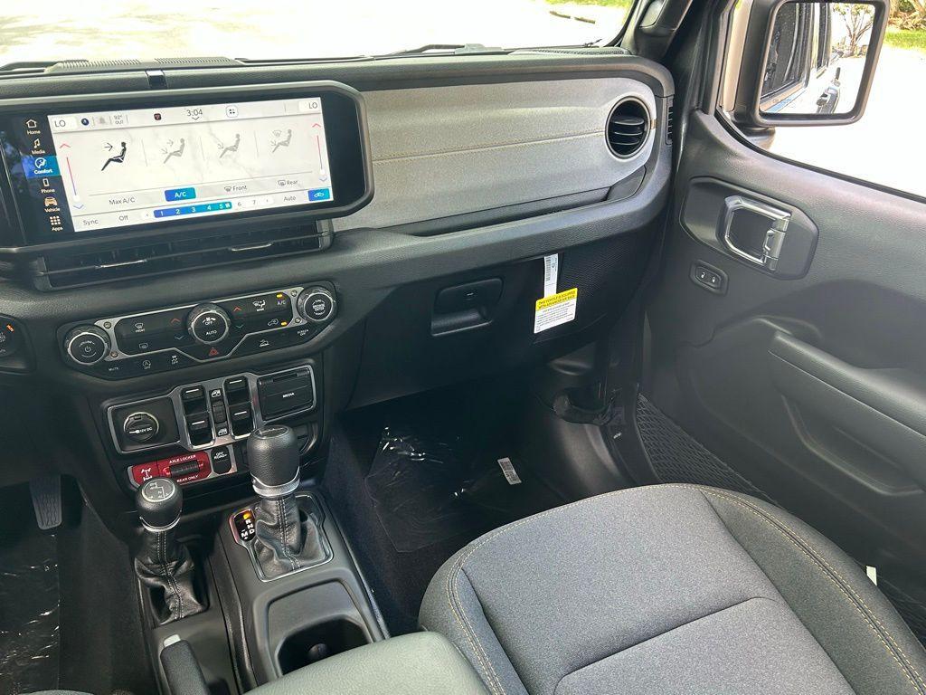 new 2025 Jeep Gladiator car, priced at $40,286