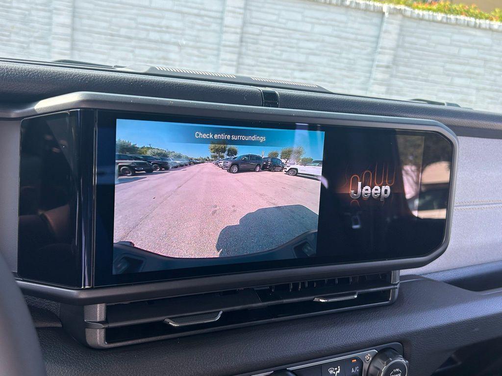 new 2025 Jeep Gladiator car, priced at $41,283