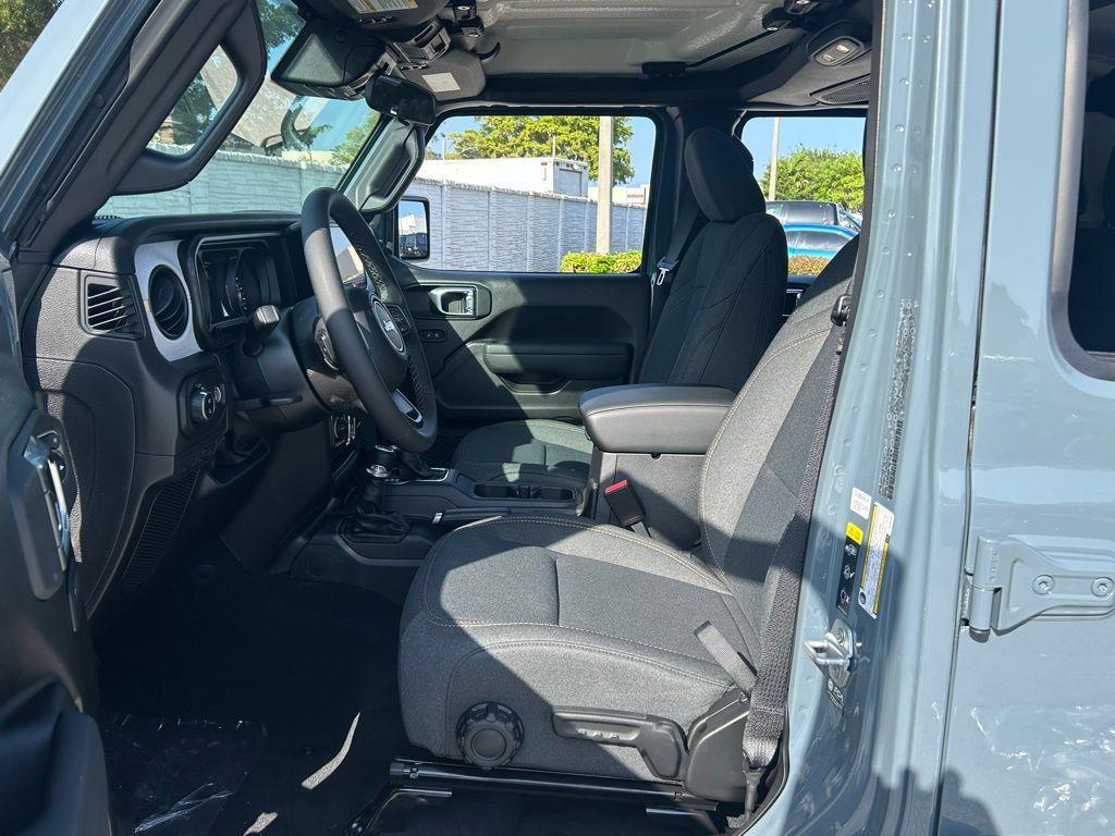 new 2025 Jeep Gladiator car, priced at $41,283