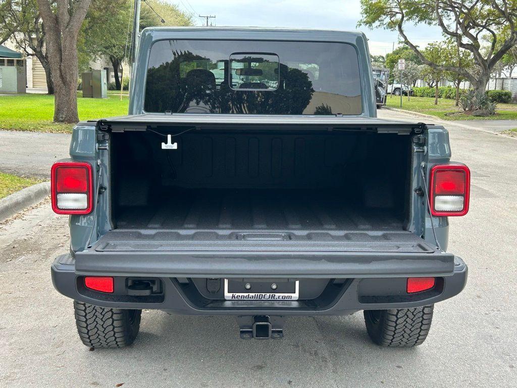 new 2025 Jeep Gladiator car, priced at $44,730