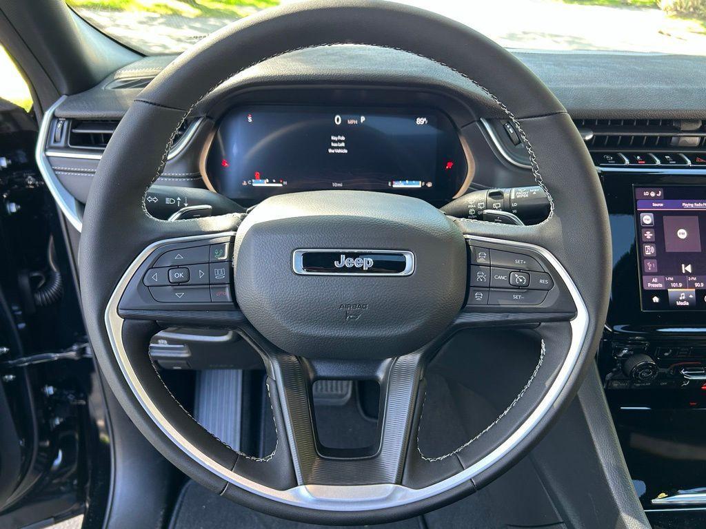new 2025 Jeep Grand Cherokee car, priced at $39,951