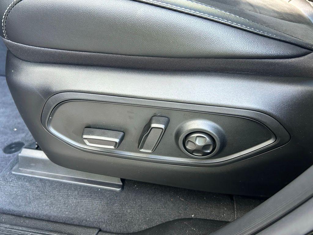 new 2025 Jeep Grand Cherokee car, priced at $39,951