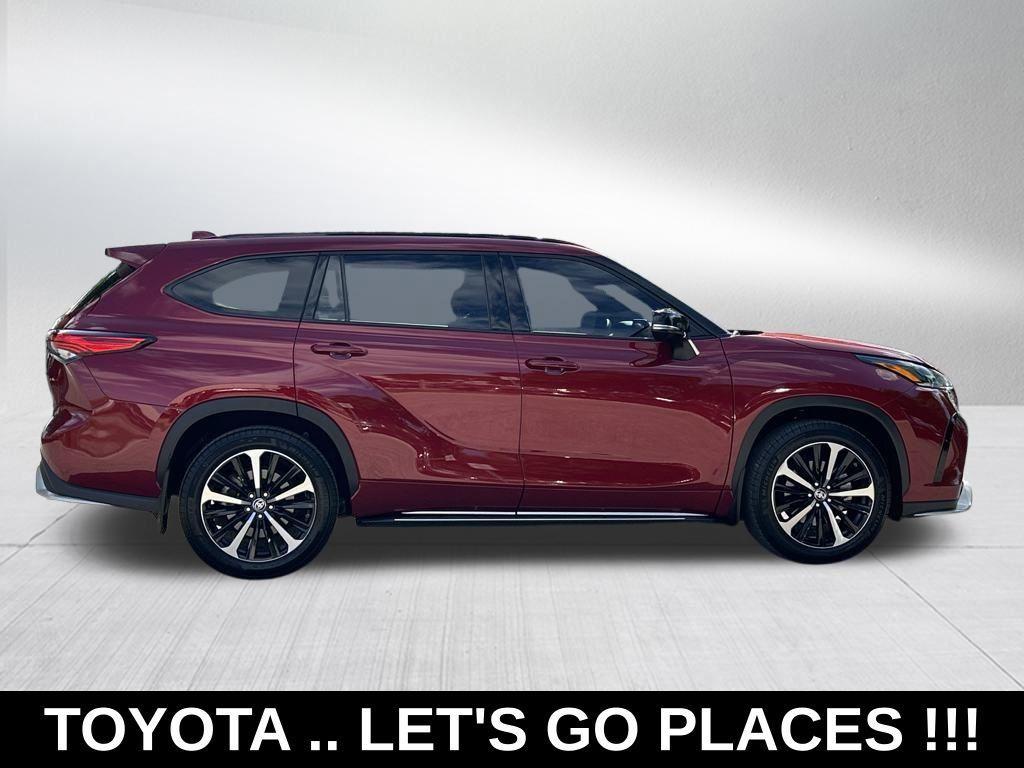 used 2022 Toyota Highlander car, priced at $35,969