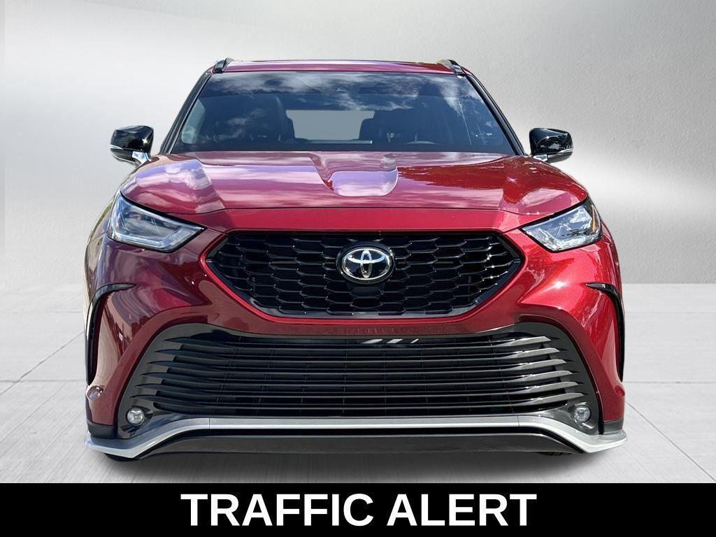 used 2022 Toyota Highlander car, priced at $35,969