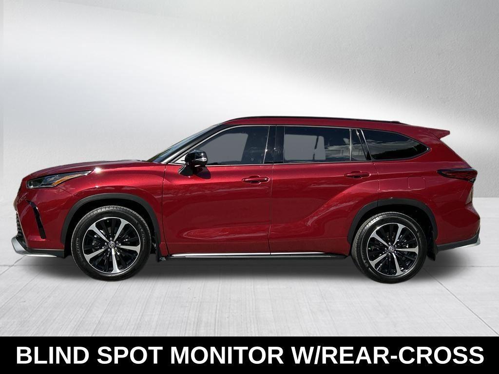 used 2022 Toyota Highlander car, priced at $35,969
