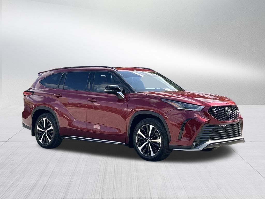 used 2022 Toyota Highlander car, priced at $35,969
