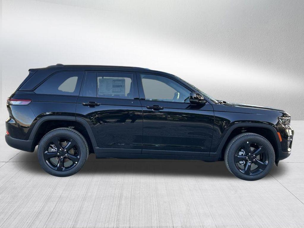 new 2025 Jeep Grand Cherokee car, priced at $43,518