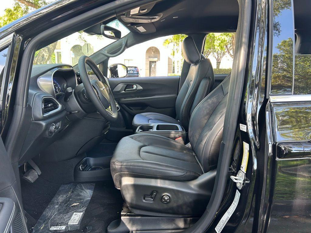 new 2026 Chrysler Pacifica car