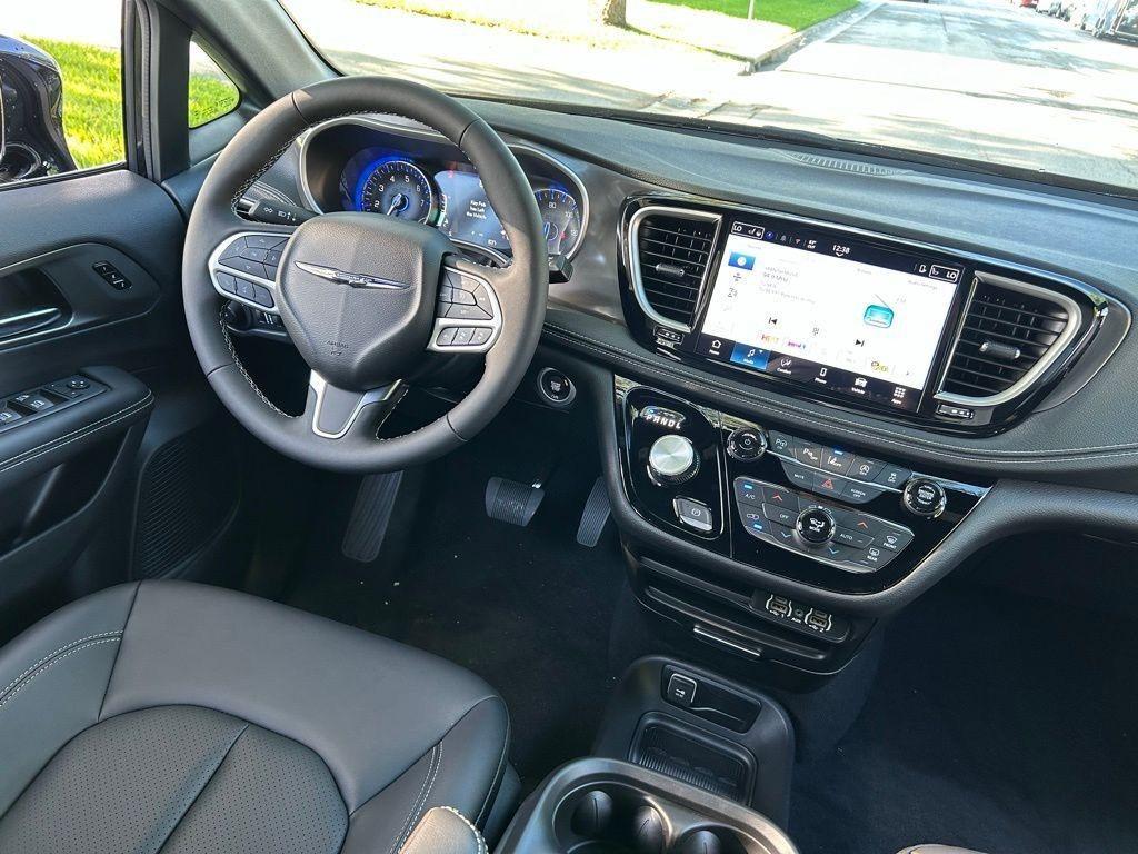 new 2026 Chrysler Pacifica car