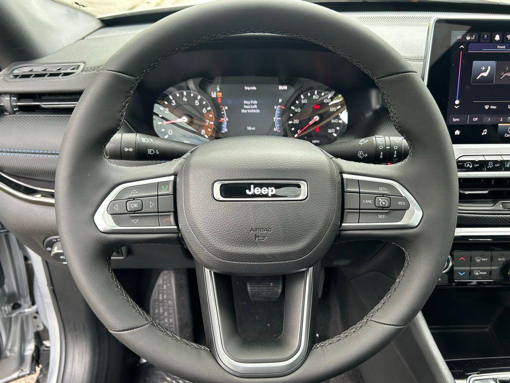 new 2025 Jeep Compass car, priced at $32,335