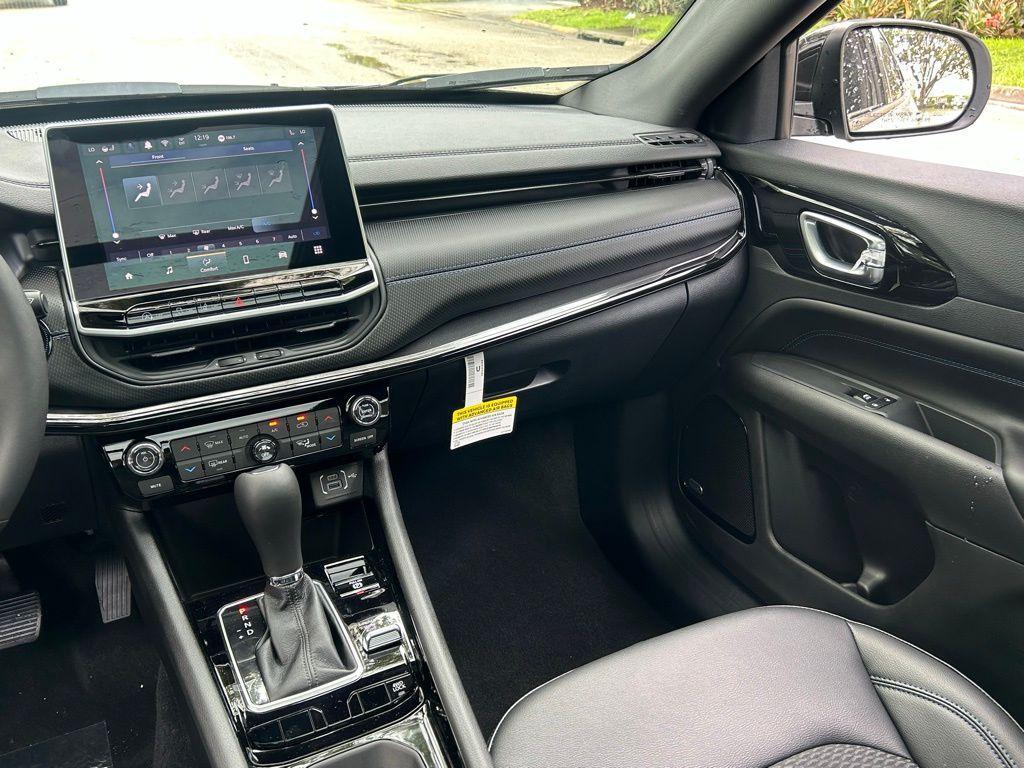 new 2025 Jeep Compass car, priced at $32,335