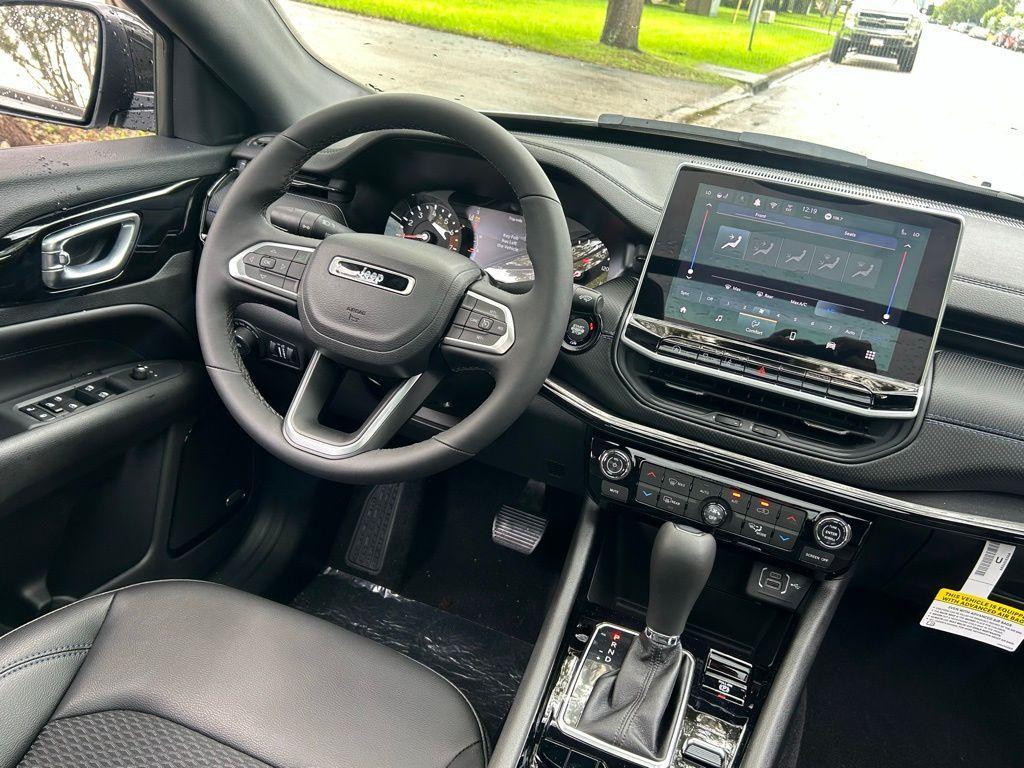 new 2025 Jeep Compass car, priced at $32,335