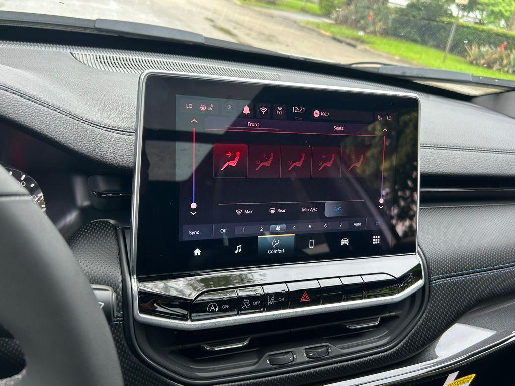 new 2025 Jeep Compass car, priced at $32,335