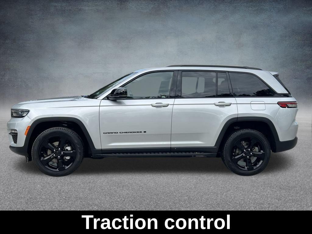 used 2024 Jeep Grand Cherokee car, priced at $34,896