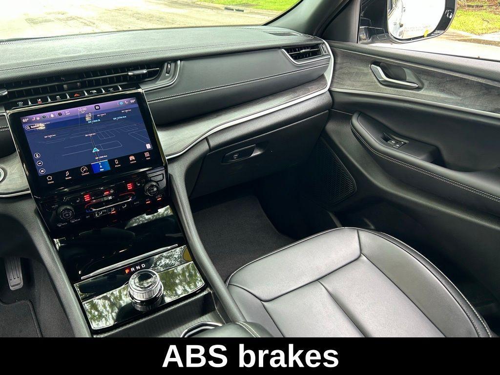 used 2024 Jeep Grand Cherokee car, priced at $34,896