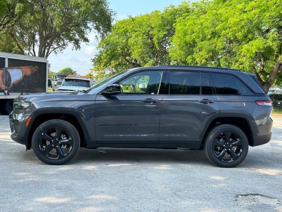 new 2024 Jeep Grand Cherokee car, priced at $40,158