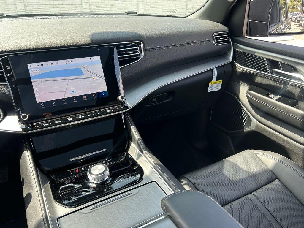 new 2025 Jeep Wagoneer L car, priced at $78,556