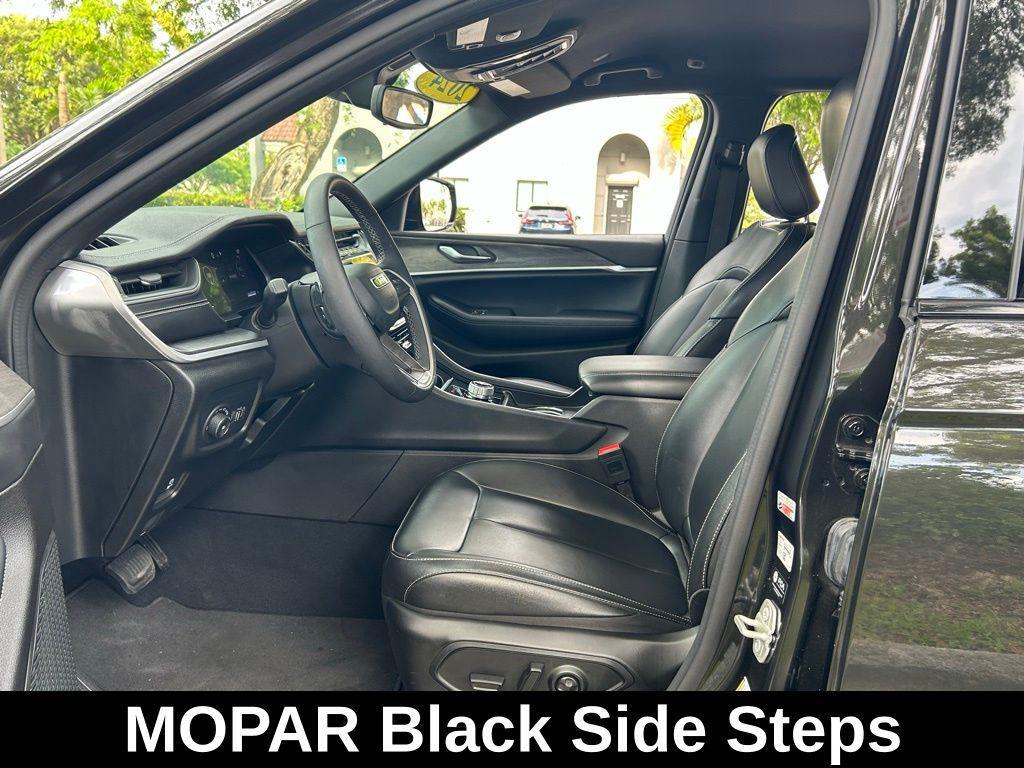 used 2024 Jeep Grand Cherokee car, priced at $35,996